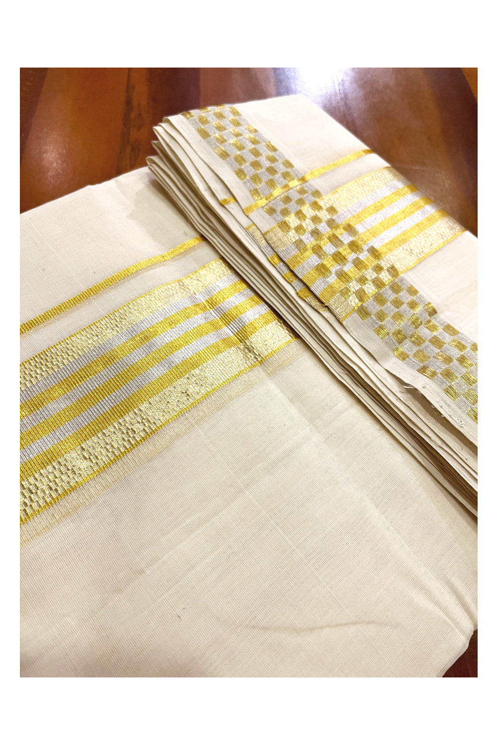 Premium Balaramapuram Unakkupaavu Handloom Mundu with Silver and Golden Kasavu Border (South Indian Kerala Dhoti)