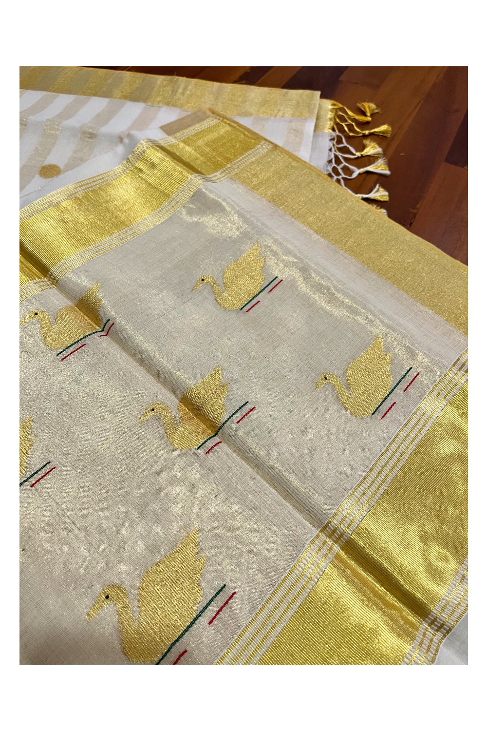 Southloom Super Premium Balaramapuram Unakkupaavu Handloom Saree with Woven Swan Pallu and Polka Dots on Body