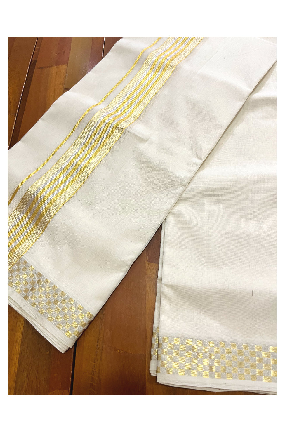 Premium Balaramapuram Unakkupaavu Handloom Mundu with Silver and Golden Kasavu Border (South Indian Kerala Dhoti)