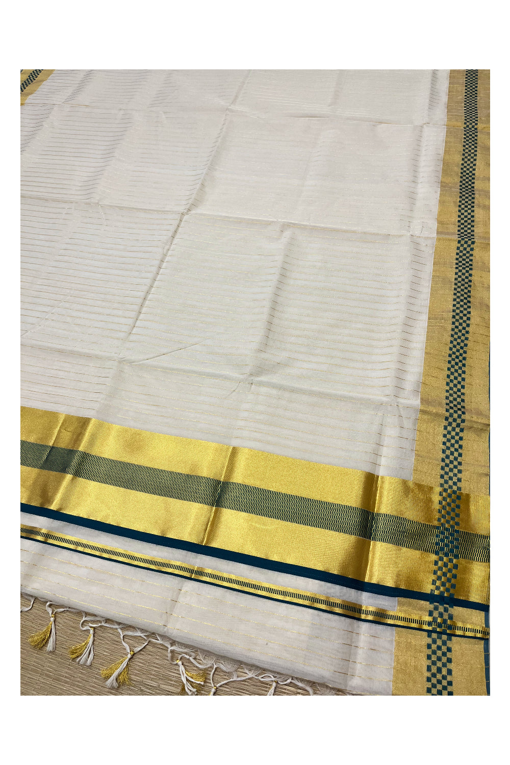 Southloom Super Premium Balaramapuram Unakkupaavu Handloom Kasavu Lines Design Saree with Green and Golden Woven Works on Border