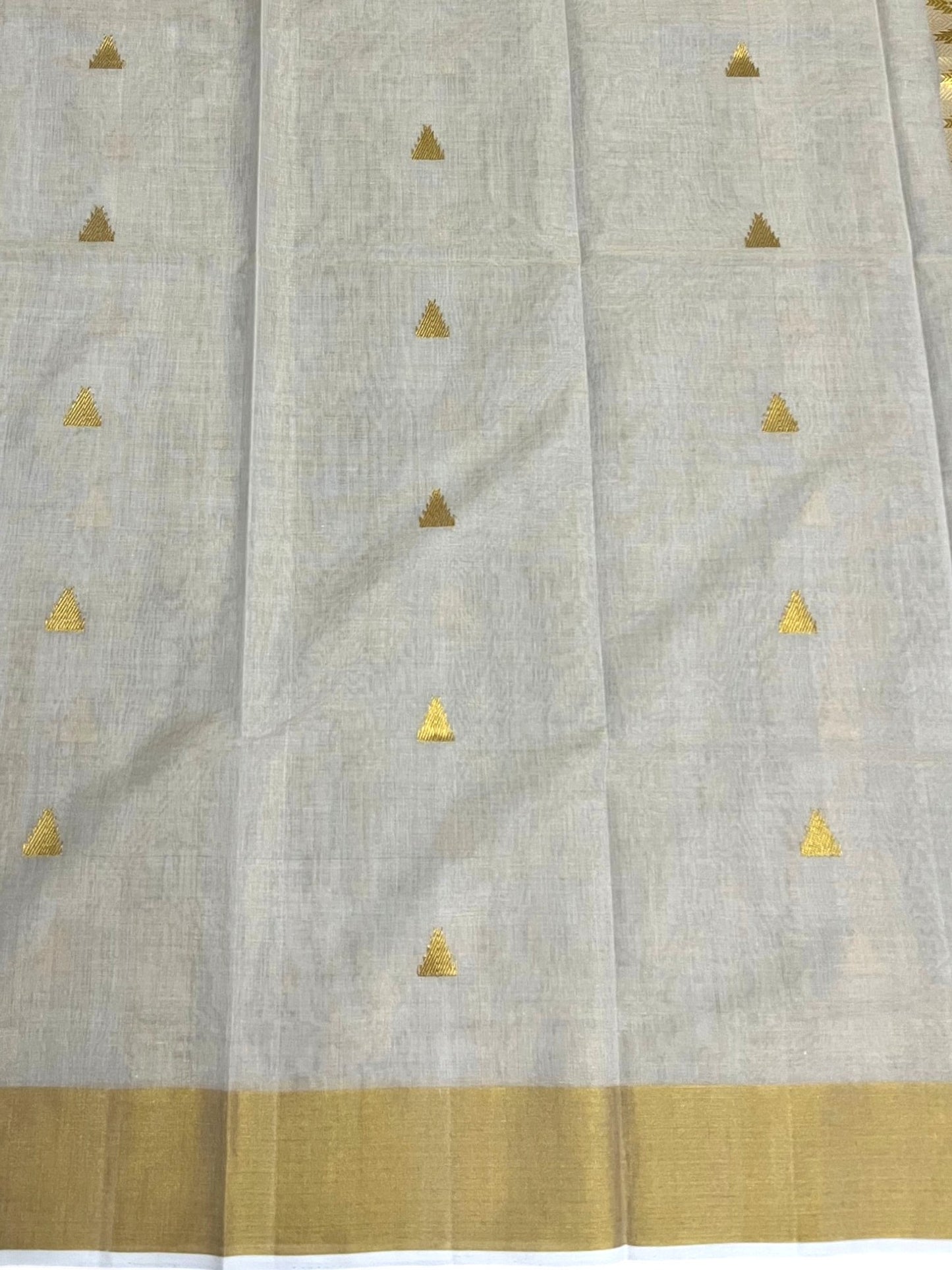 Southloom Premium Tissue Handloom Set Mundu with Temple Design And Kasavu Border (2.80 Mtr) SL632