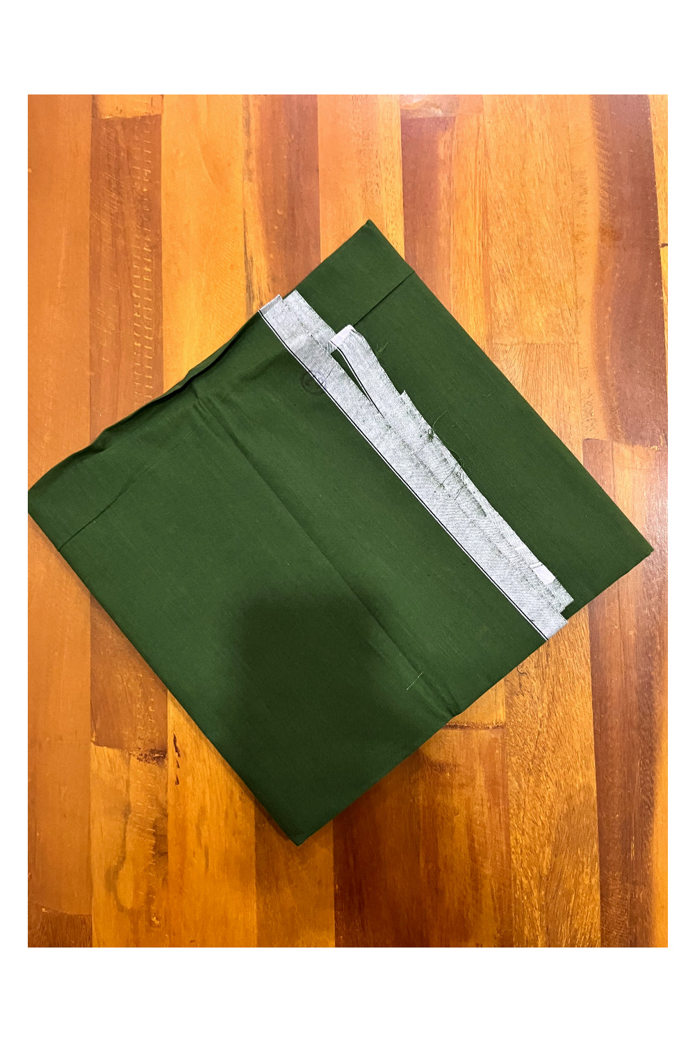 Southloom Green Single Mundu / Otta Mundu / Lungi (South Indian Kerala Dhoti)