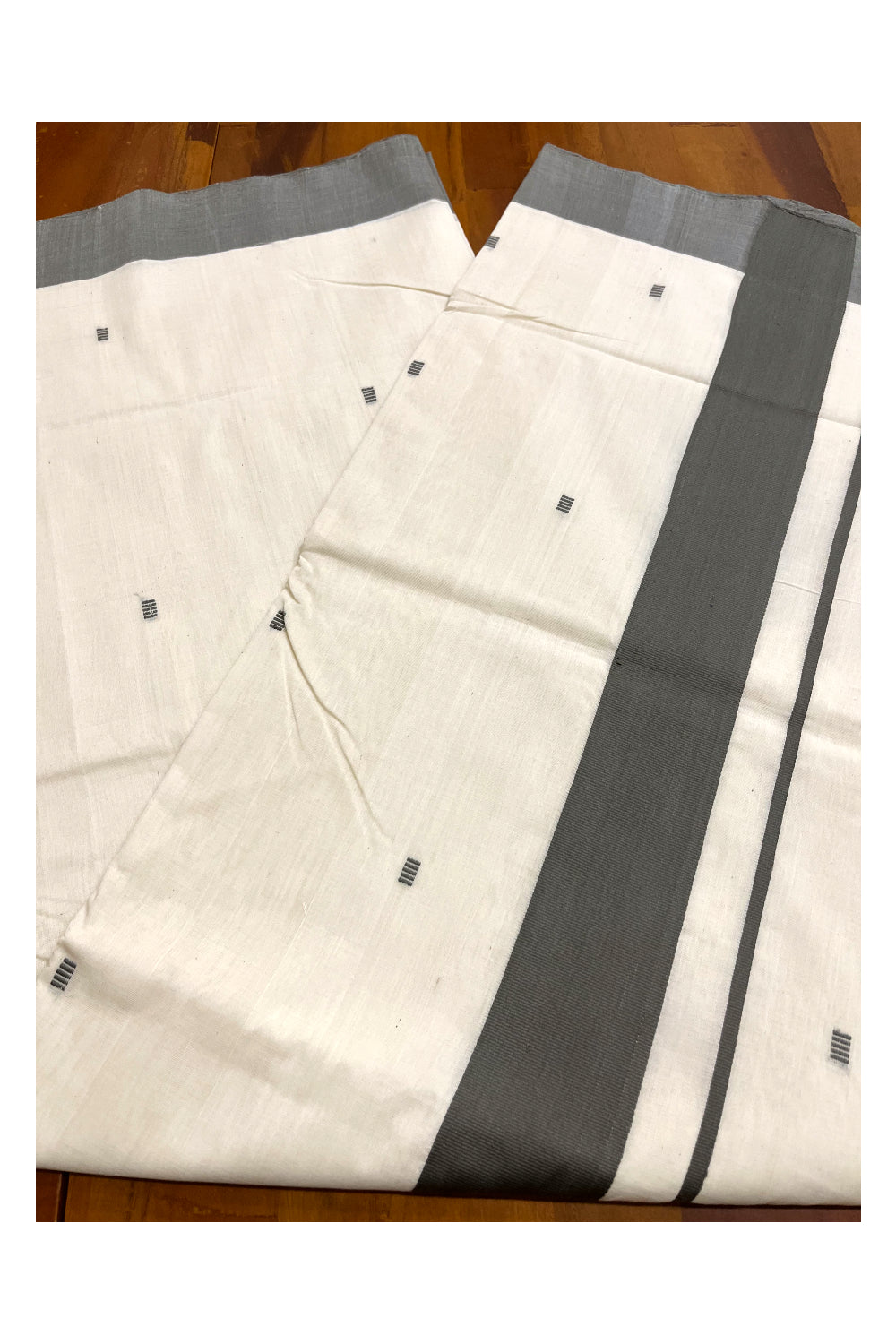 Southloom Super Premium Balaramapuram Unakkupaavu Handloom Cotton Gray Butta Work Saree