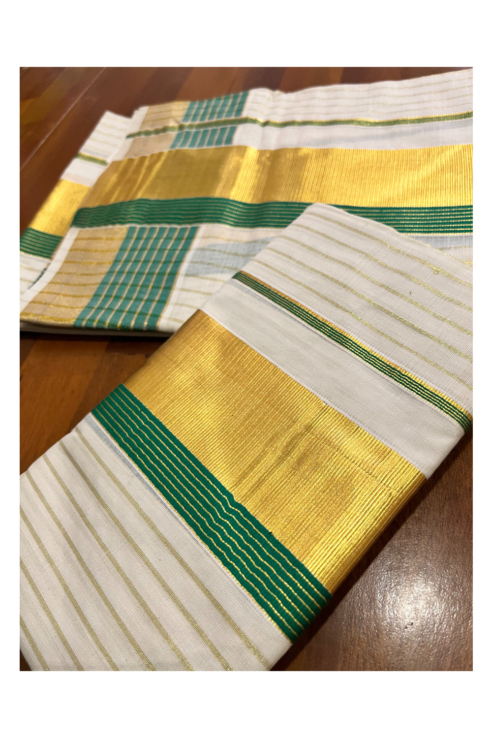 Kerala Cotton Set Mundu Single (Mundum Neriyathum) with Kasavu Lines on Body and Green Border 2.80 Mtrs