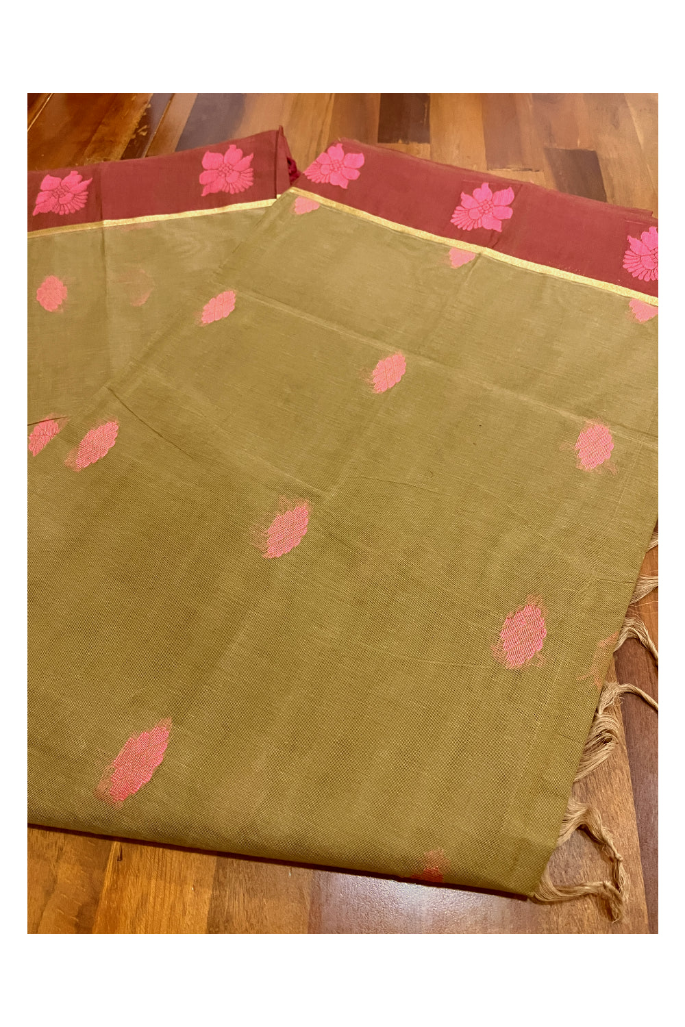 Southloom Cotton Green Saree with Magenta Floral Woven Border