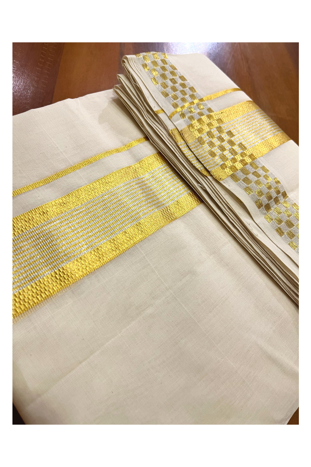 Premium Balaramapuram Unakkupaavu Handloom Mundu with Silver and Golden Kasavu Border (South Indian Kerala Dhoti)