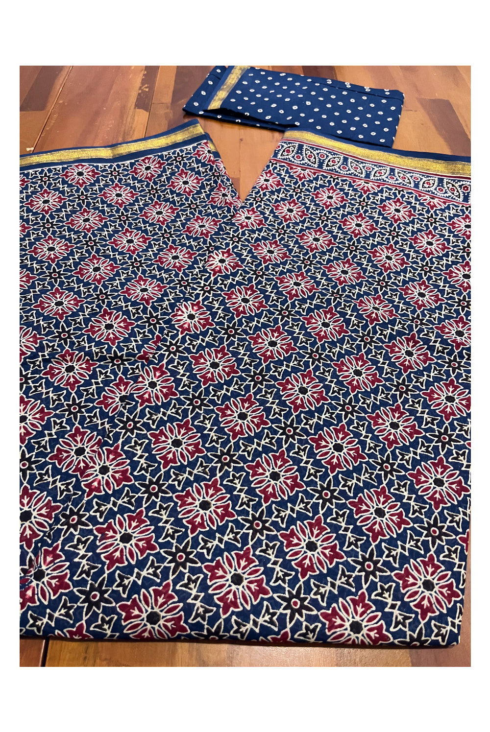 Southloom Cotton Maroon Blue Designer Printed Saree with Blouse Piece