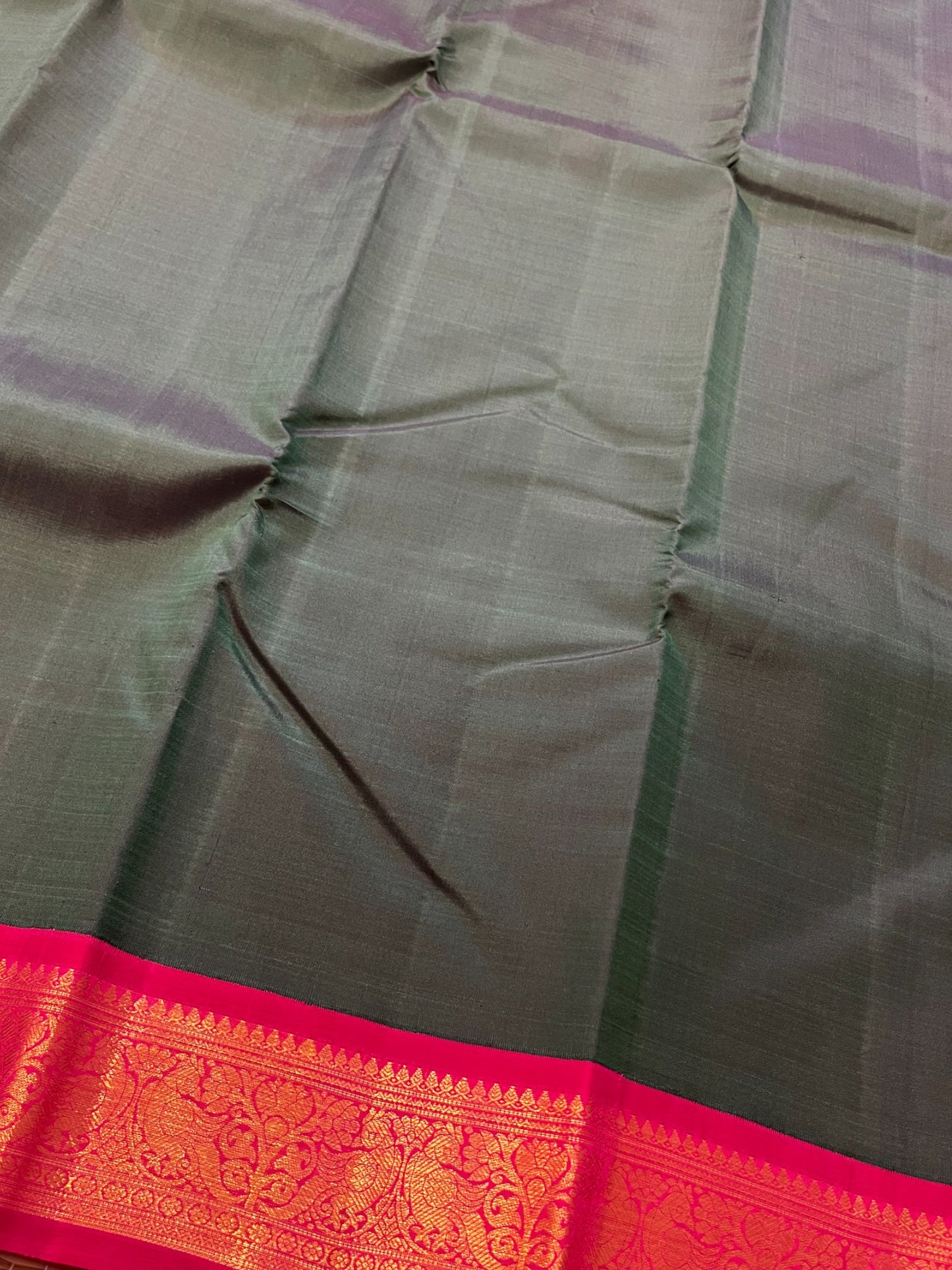 Southloom Pure Handloom Bridal Kanchipuram Silk Saree with Korvai Work (Green & Magenta)