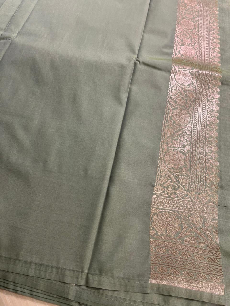 Southloom Pure Banarasi Silk Saree with Woven Work on Body and Borders (Pastel Green)