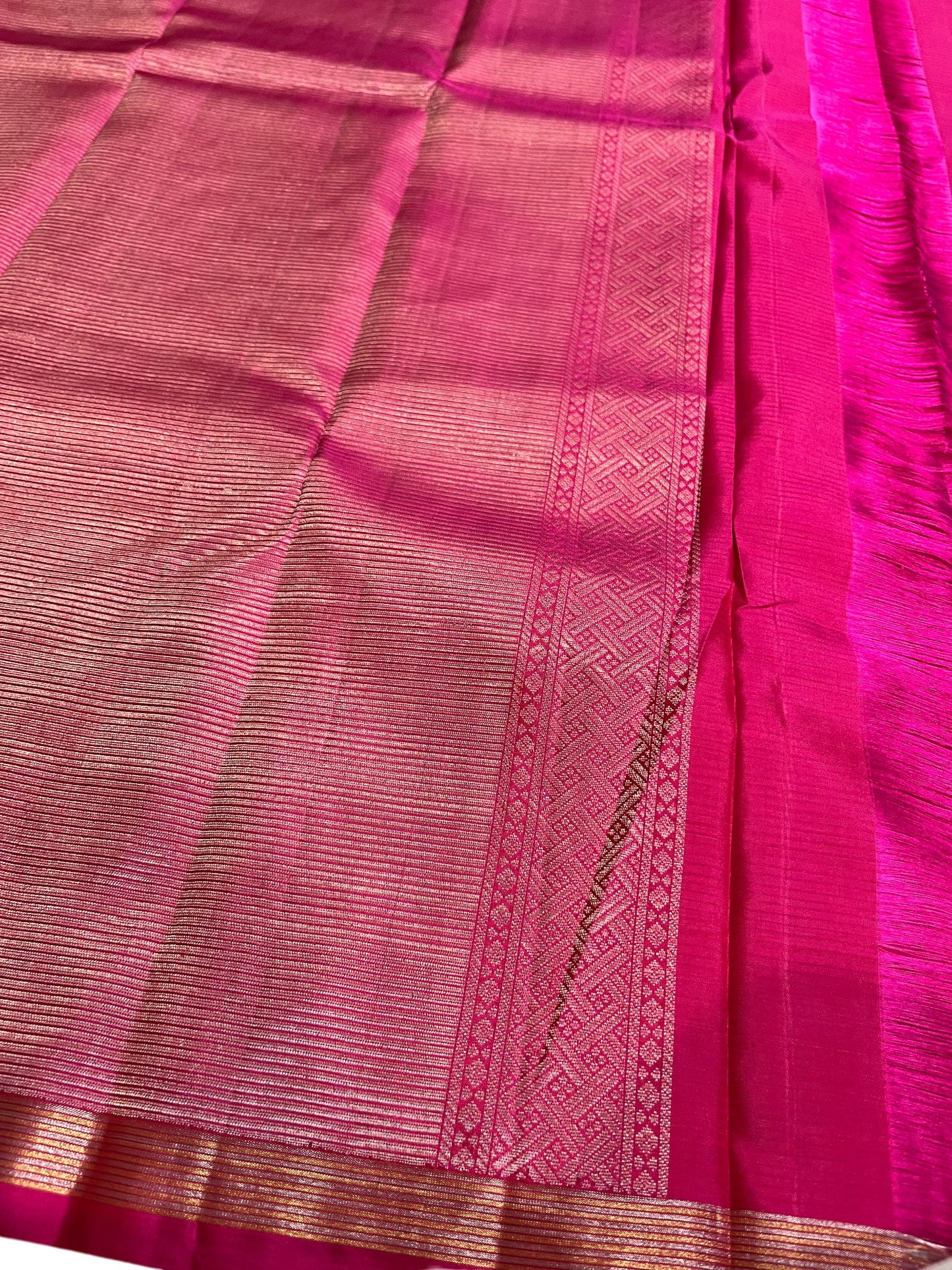 Southloom Pure Handloom Bridal Kanchipuram Silk Saree with Korvai Work (Magenta)