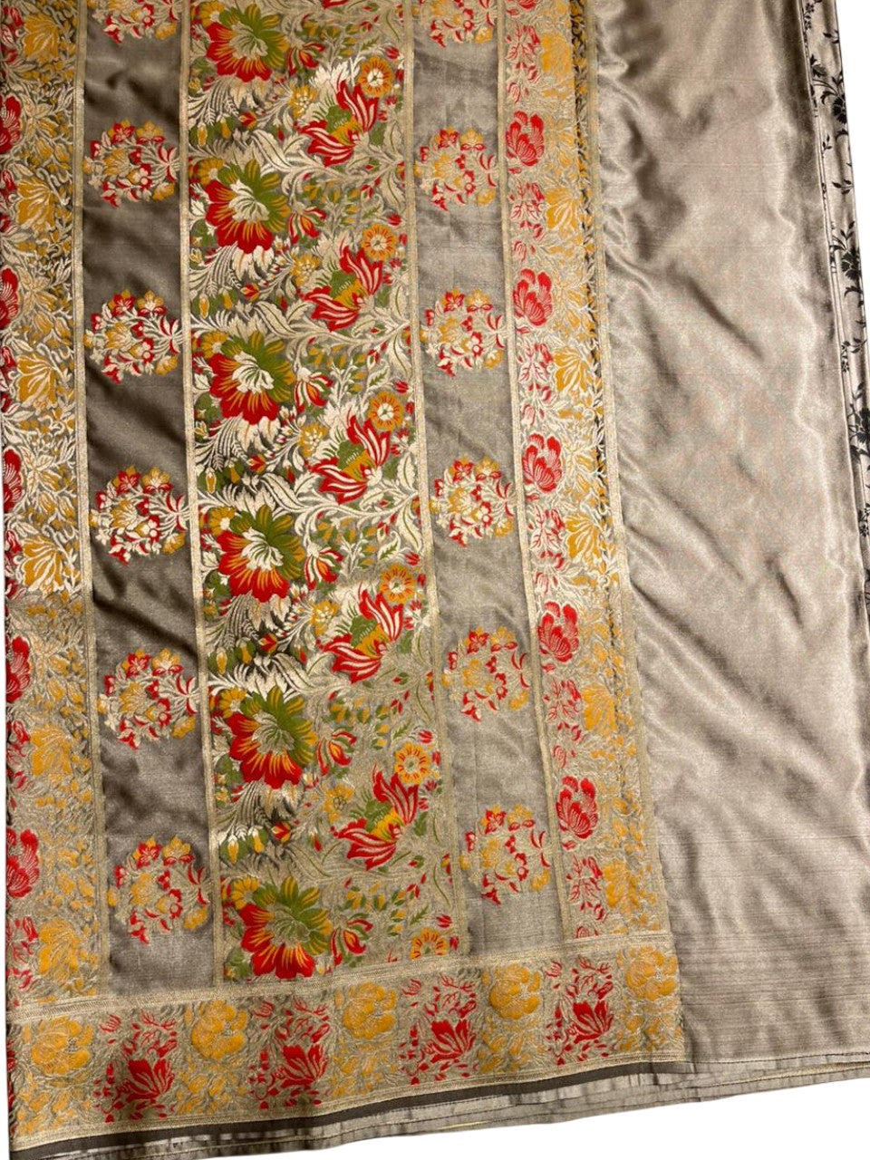 Southloom Pure Banarasi Silk Saree with Woven Work on Body and Borders ( Grey)