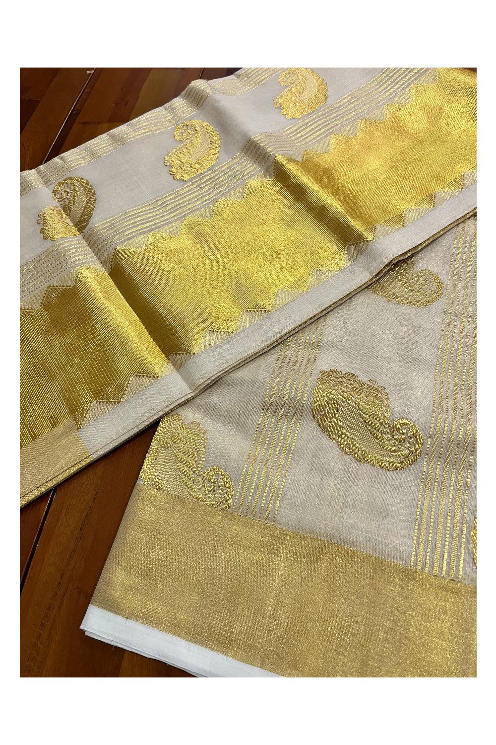 Southloom™ Original Handloom Kasavu Tissue Handwoven Paisley Heavy Work Saree