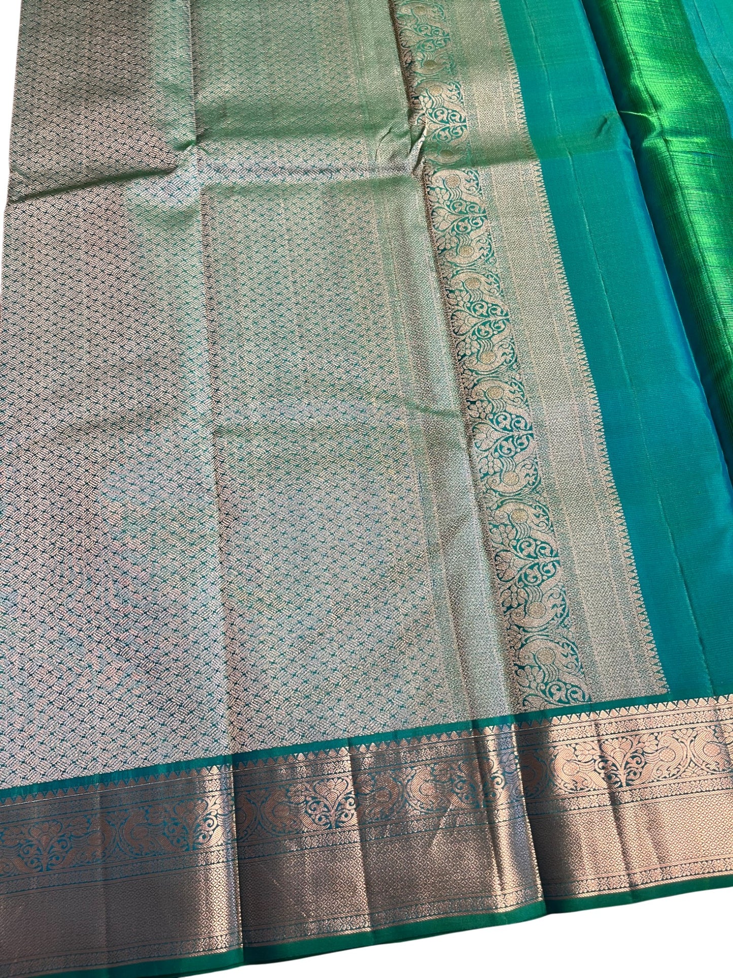 Southloom Pure Handloom Bridal Kanchipuram Silk Saree with Korvai Work (Green & Blue)