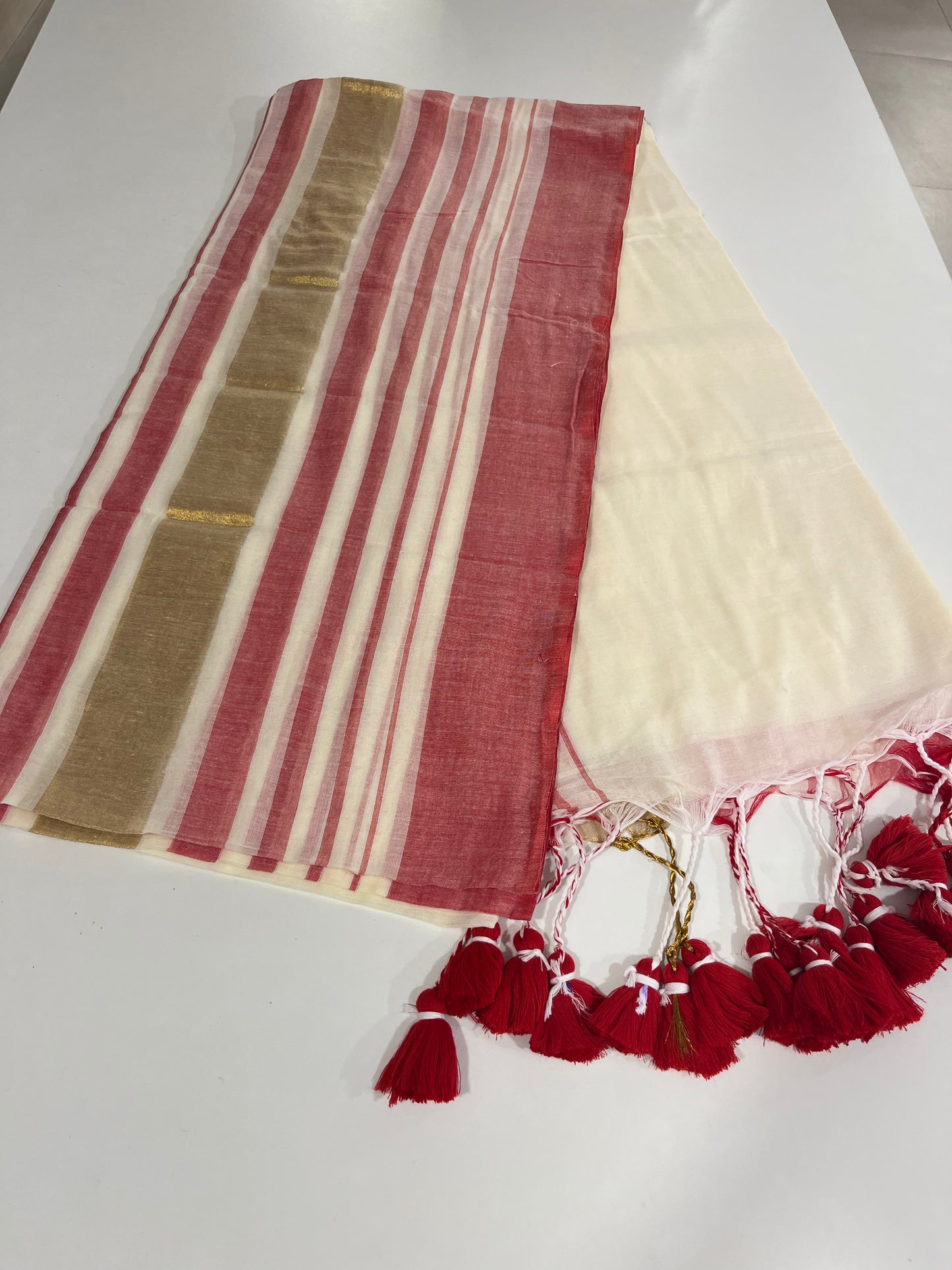 Red & White Mul Cotton Saree SL0015