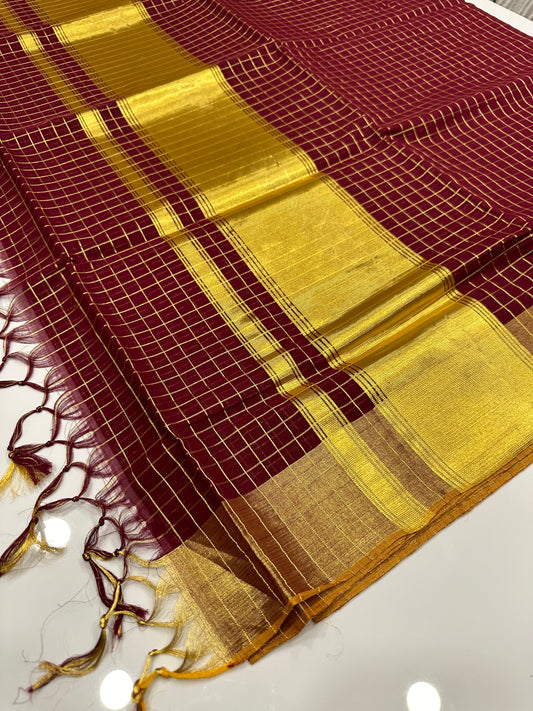 Southloom Super Premium Balaramapuram Unakkupaavu Handloom Maroon Saree with Kasavu Checks Across Body