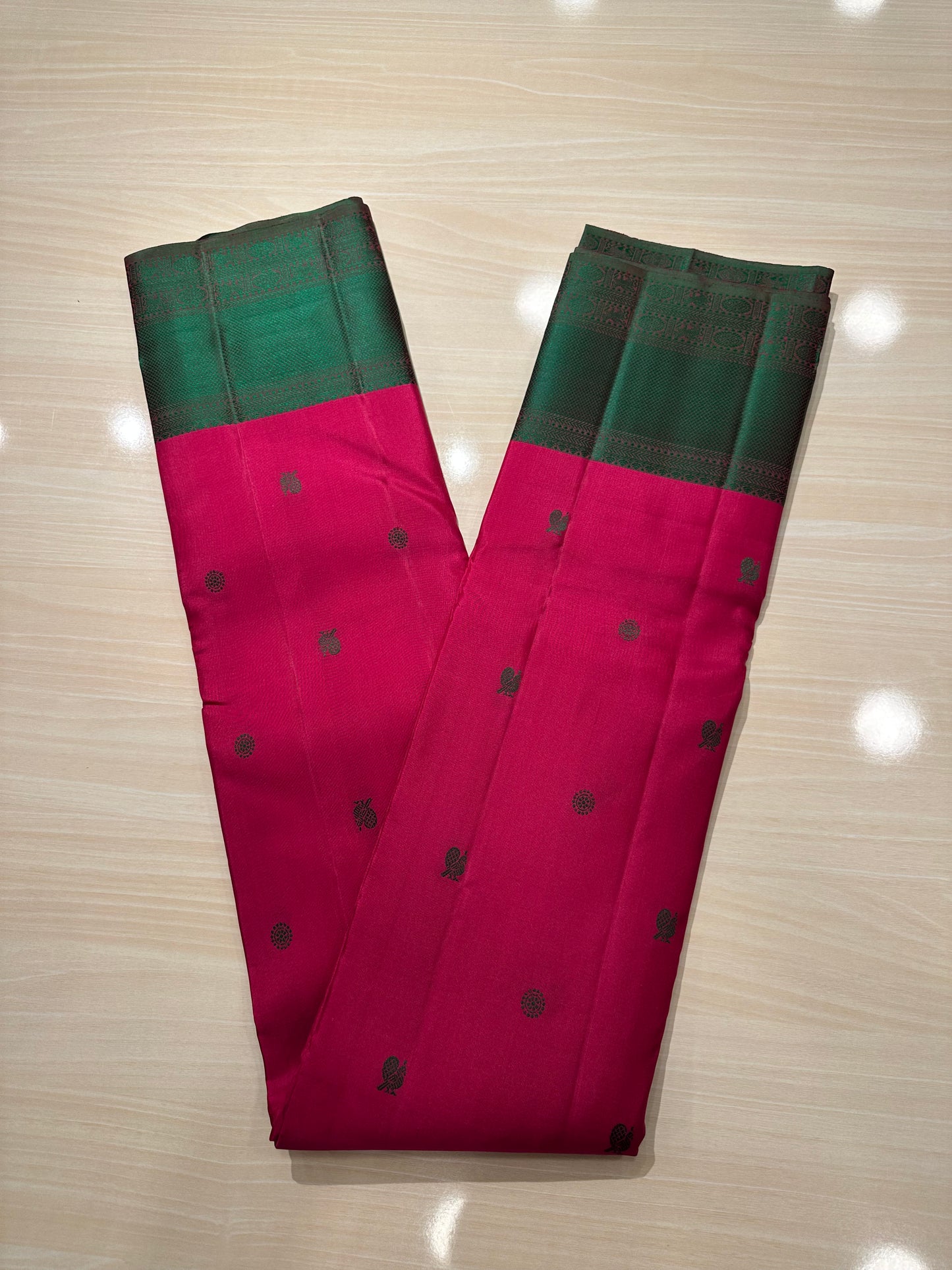 Southloom Pure Handloom Bridal Kanchipuram Silk Saree with Resham Work (Green & Magenta) SL623