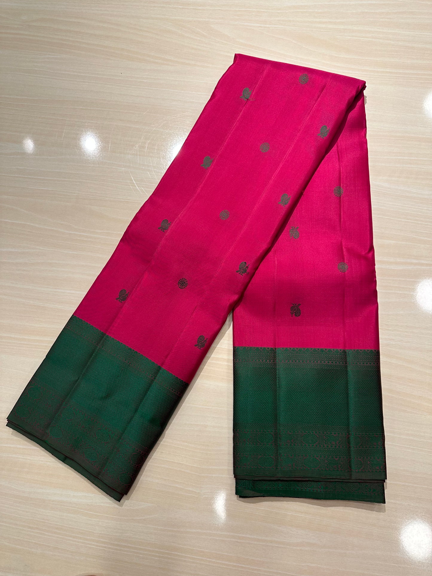 Southloom Pure Handloom Bridal Kanchipuram Silk Saree with Resham Work (Green & Magenta) SL623