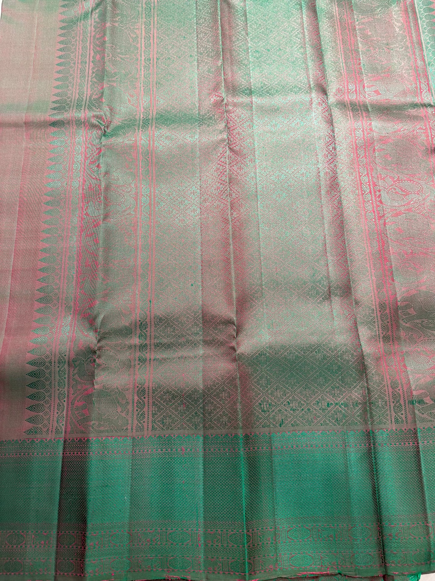 Southloom Pure Handloom Bridal Kanchipuram Silk Saree with Resham Work (Green & Magenta) SL623