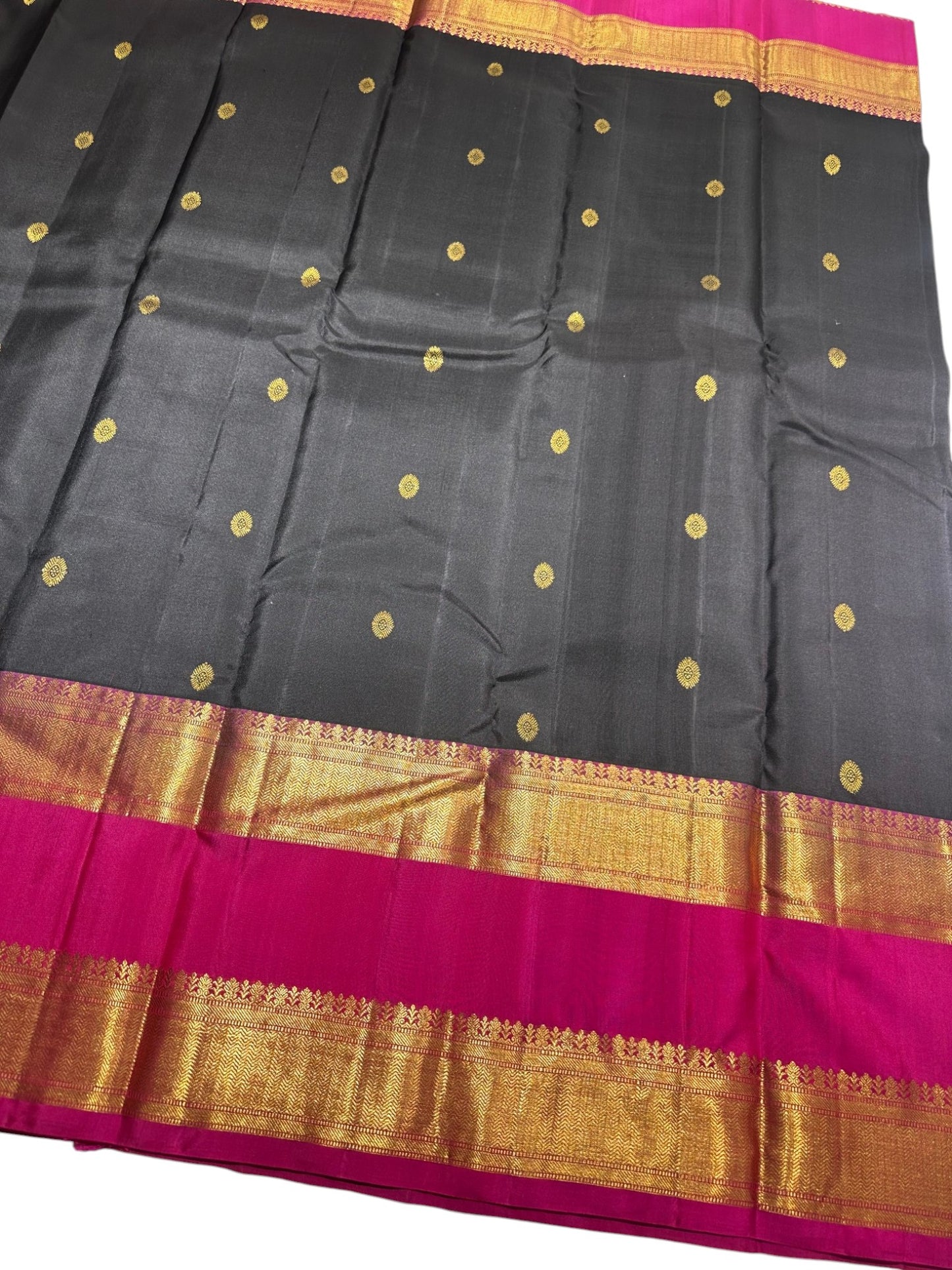 Southloom Pure Handloom Bridal Kanchipuram  Brocade Silk Saree (Black & Magenta) SL623