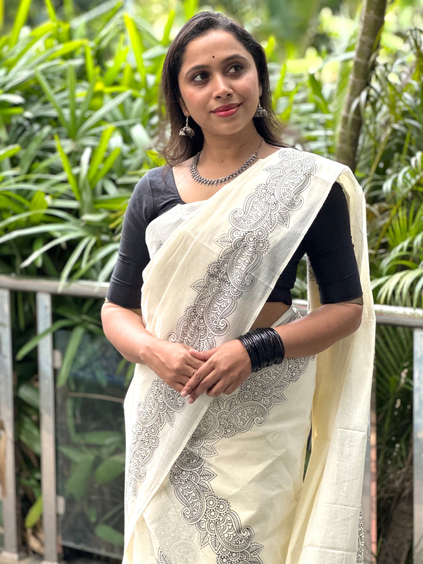 Southloom Onam Exclusive Kerala Set Mundu with Classy Black Minimalistic Border