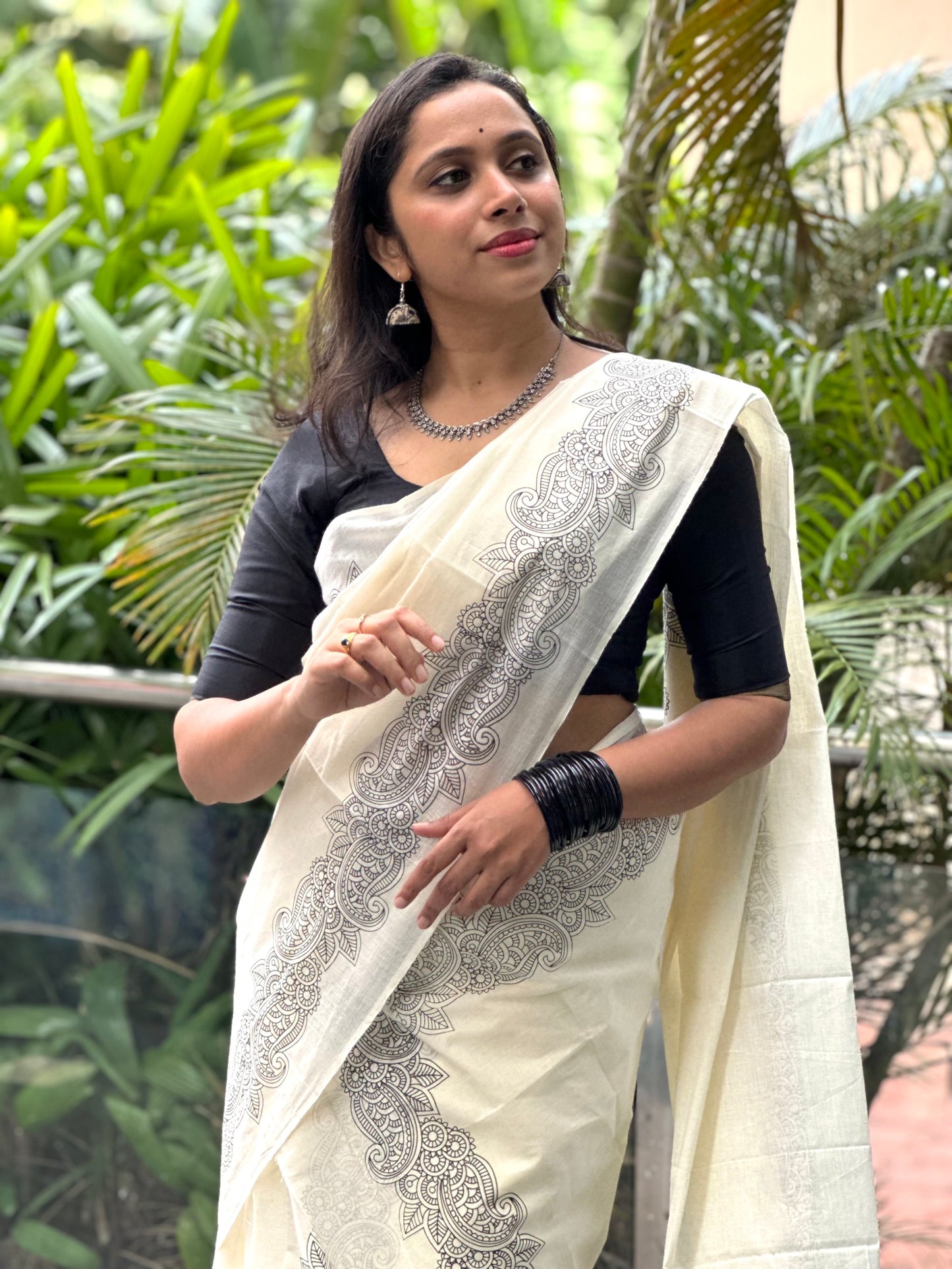 Southloom Onam Exclusive Kerala Set Mundu with Classy Black Minimalistic Border