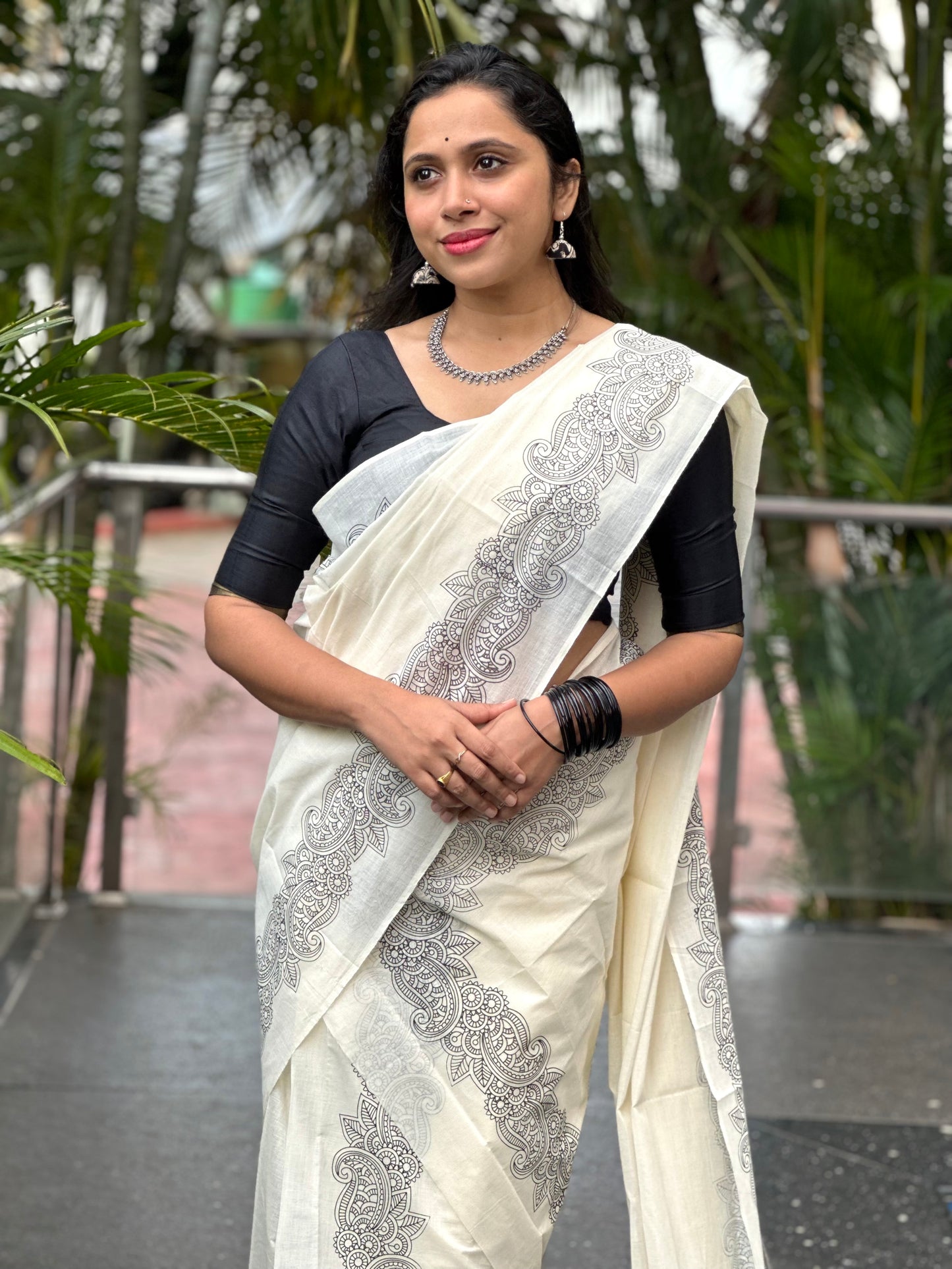 Southloom Onam Exclusive Kerala Set Mundu with Classy Black Minimalistic Border