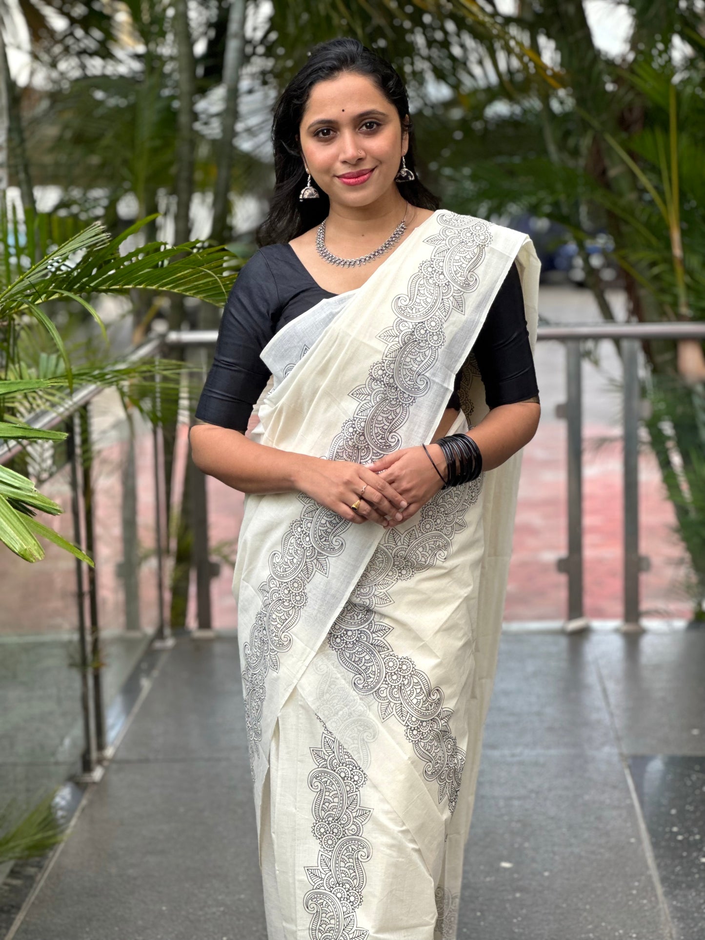 Southloom Onam Exclusive Kerala Set Mundu with Classy Black Minimalistic Border