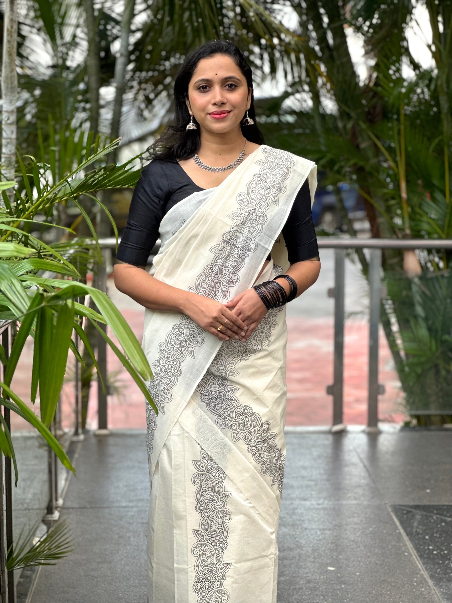 Southloom Onam Exclusive Kerala Set Mundu with Classy Black Minimalistic Border