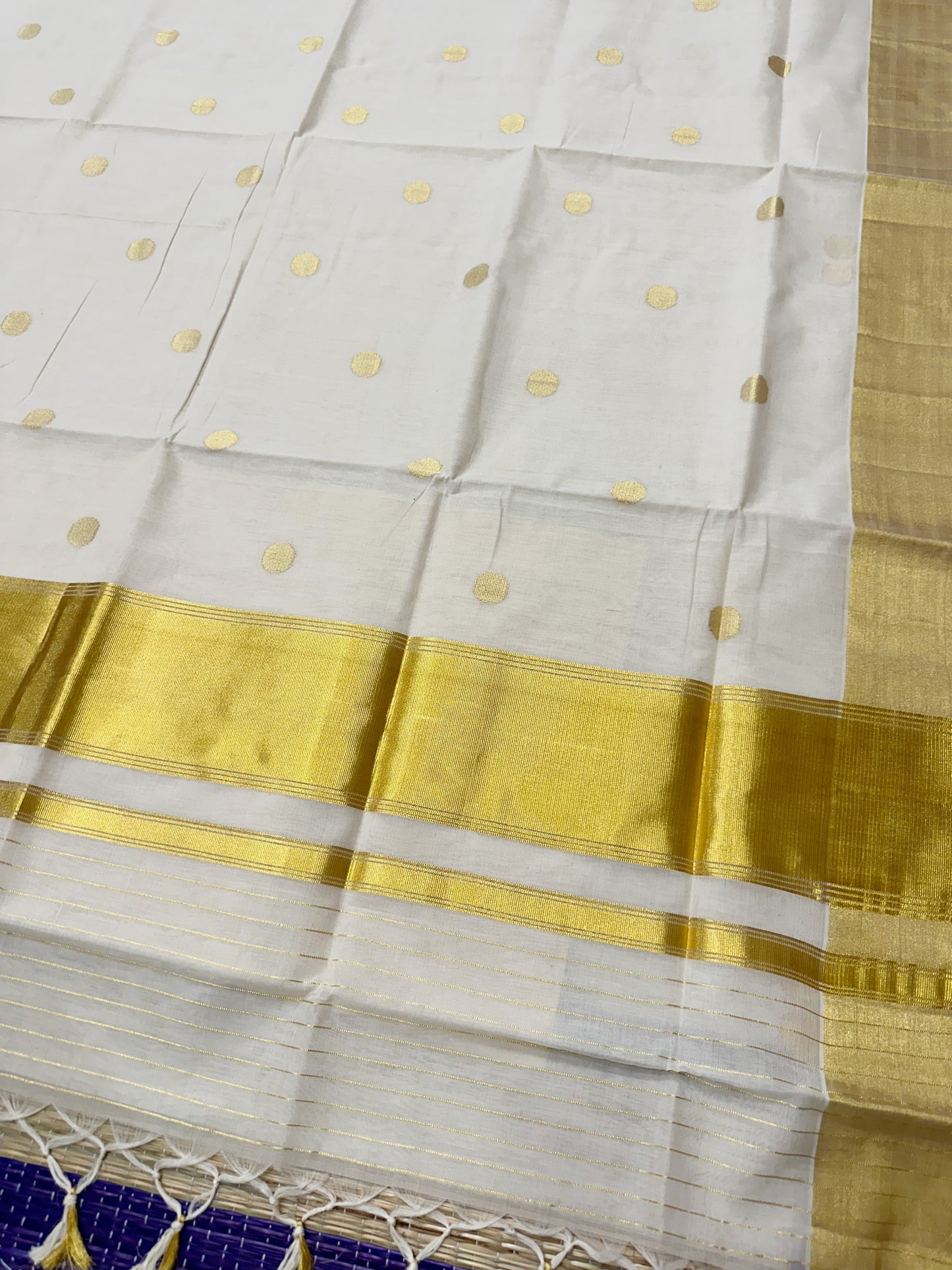 Southloom Balaramapuram Unakkupaavu Handloom Kasavu Saree with Woven Polka Dots on Body (220 Handwoven Polkas)