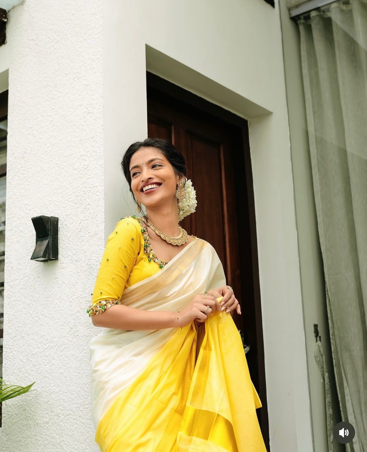 Southloom Tie and Dye Multi Colour Yellow Kasavu Saree (Onam 2024 Collection)