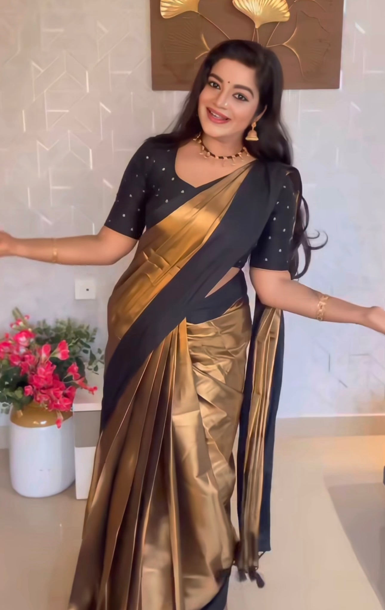 Southloom Special Semi Silk Saree with Gold / Silver Body and Black Border