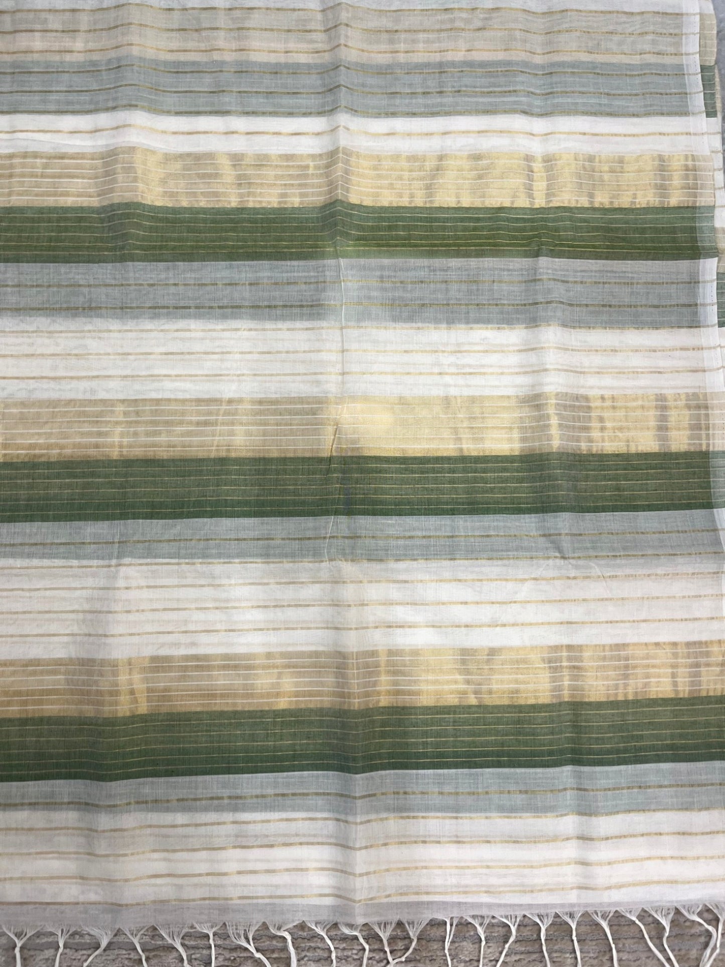 Southloom Super Premium Balaramapuram Handloom Cotton Gold And Green Lines On Body SL628