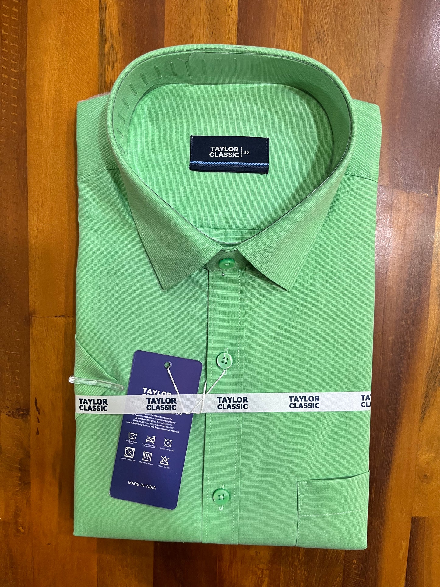 Pure Cotton Light Green Solid Shirt (42 HS)