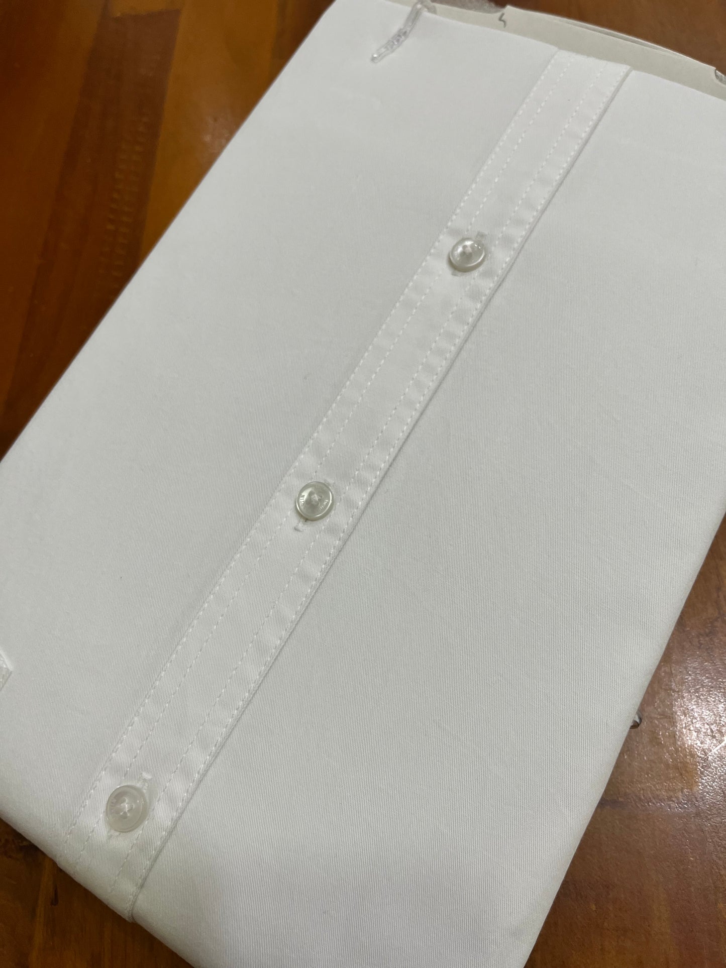 Pure Cotton Pure White Solid Shirt (42 HS)