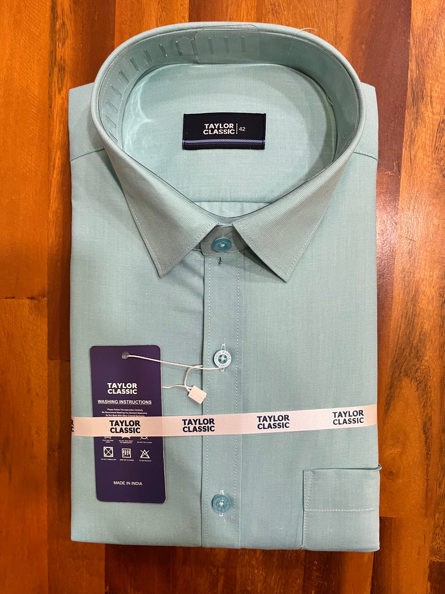 Pure Cotton Green Solid Shirt (42 FS)