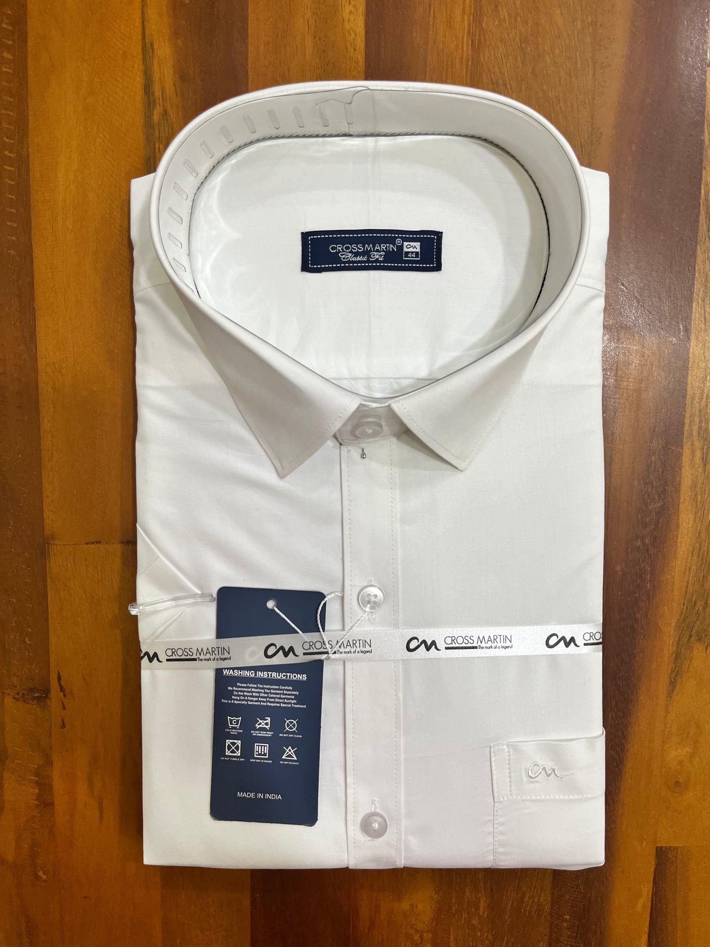 Pure Cotton Pure White Solid Shirt (44 HS)