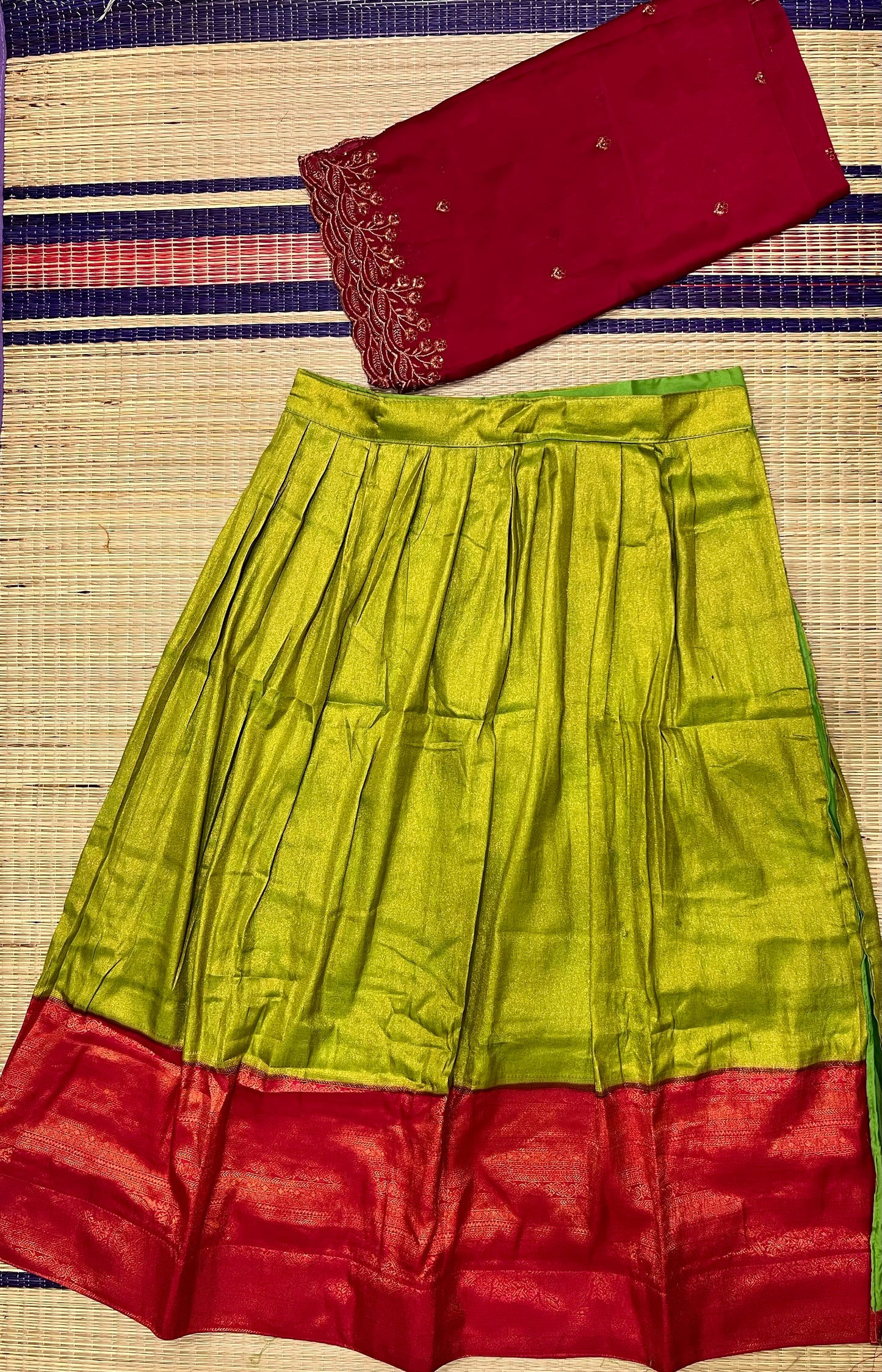 Semi Stitched Premium Semi Silk Light Green Dhavani Set with Red Designer Neriyathu and Blouse Piece