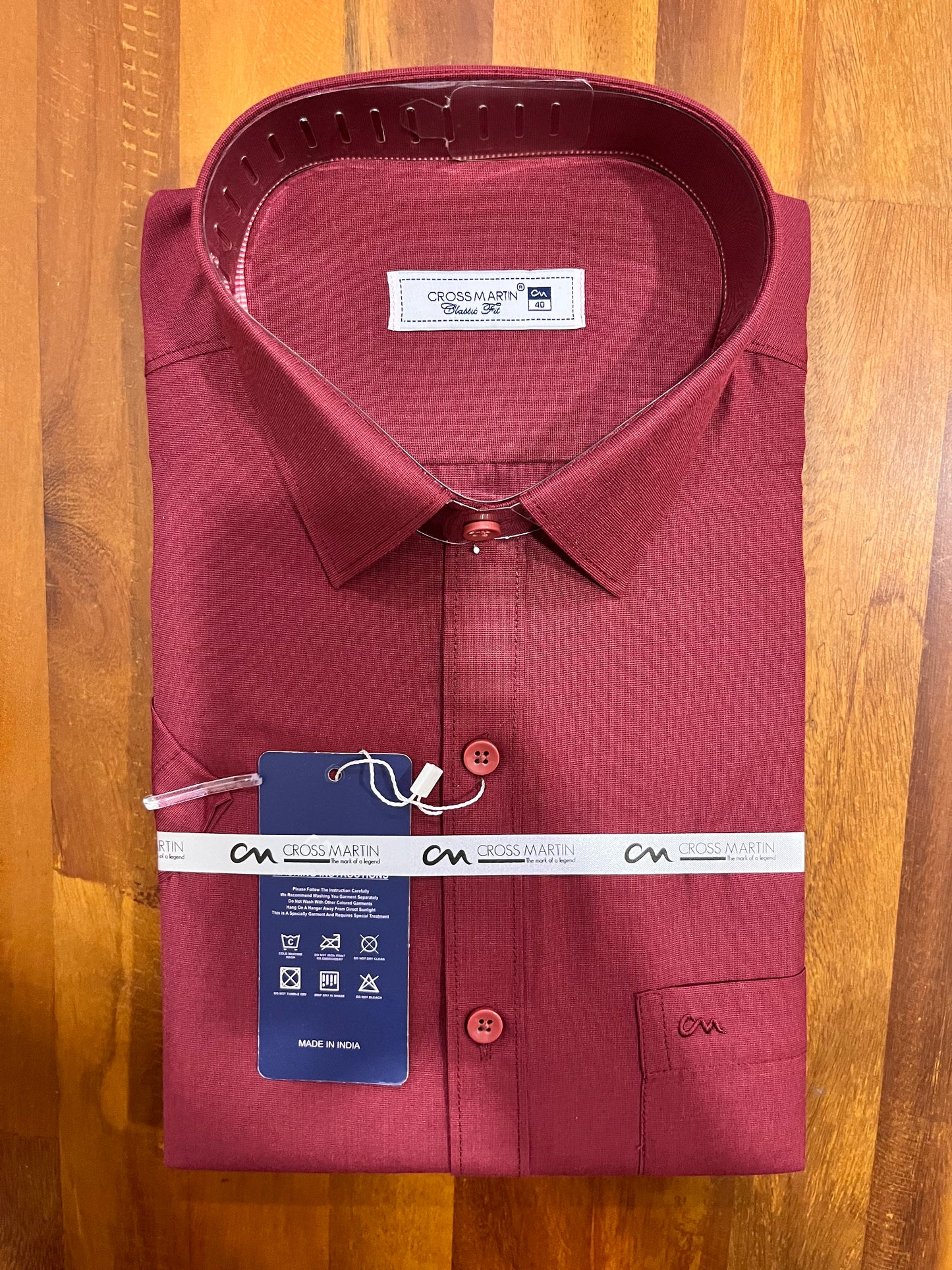 Pure Cotton Maroon Solid Shirt (40 HS)