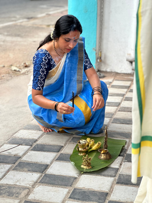 Southloom Tie & Dye - Half & Half Multi Colour Blue Design Set Mundu (Mundum Neriyathum) with Super Soft Cotton