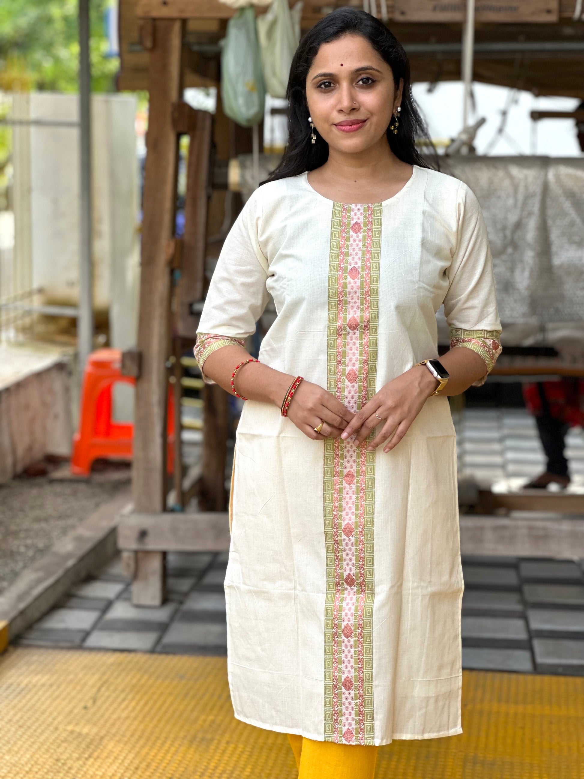 Kerala kasavu kurthi | Traditional outfits, Indian wear, Lady