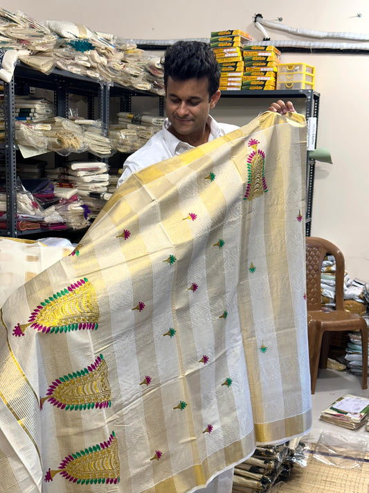Southloom Nettippattam Embroidery Tissue Kasavu Kerala Saree in Vadamalli and Green Colour