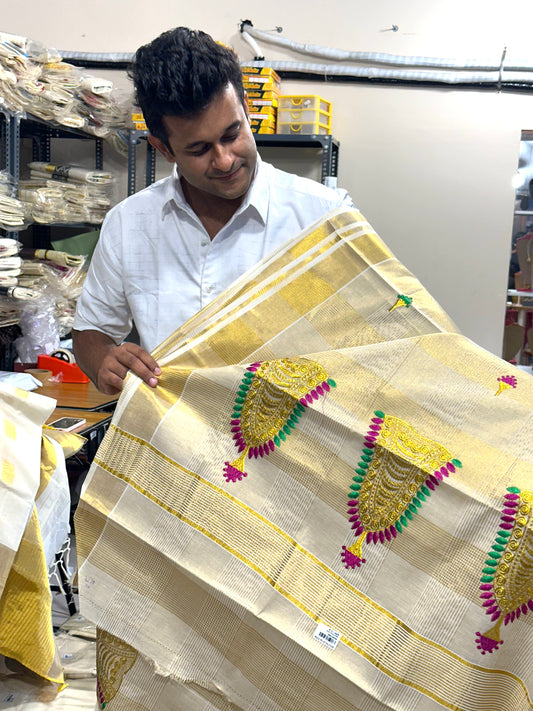 Southloom Nettippattam Embroidery Tissue Kasavu Kerala Saree in Vadamalli and Green Colour