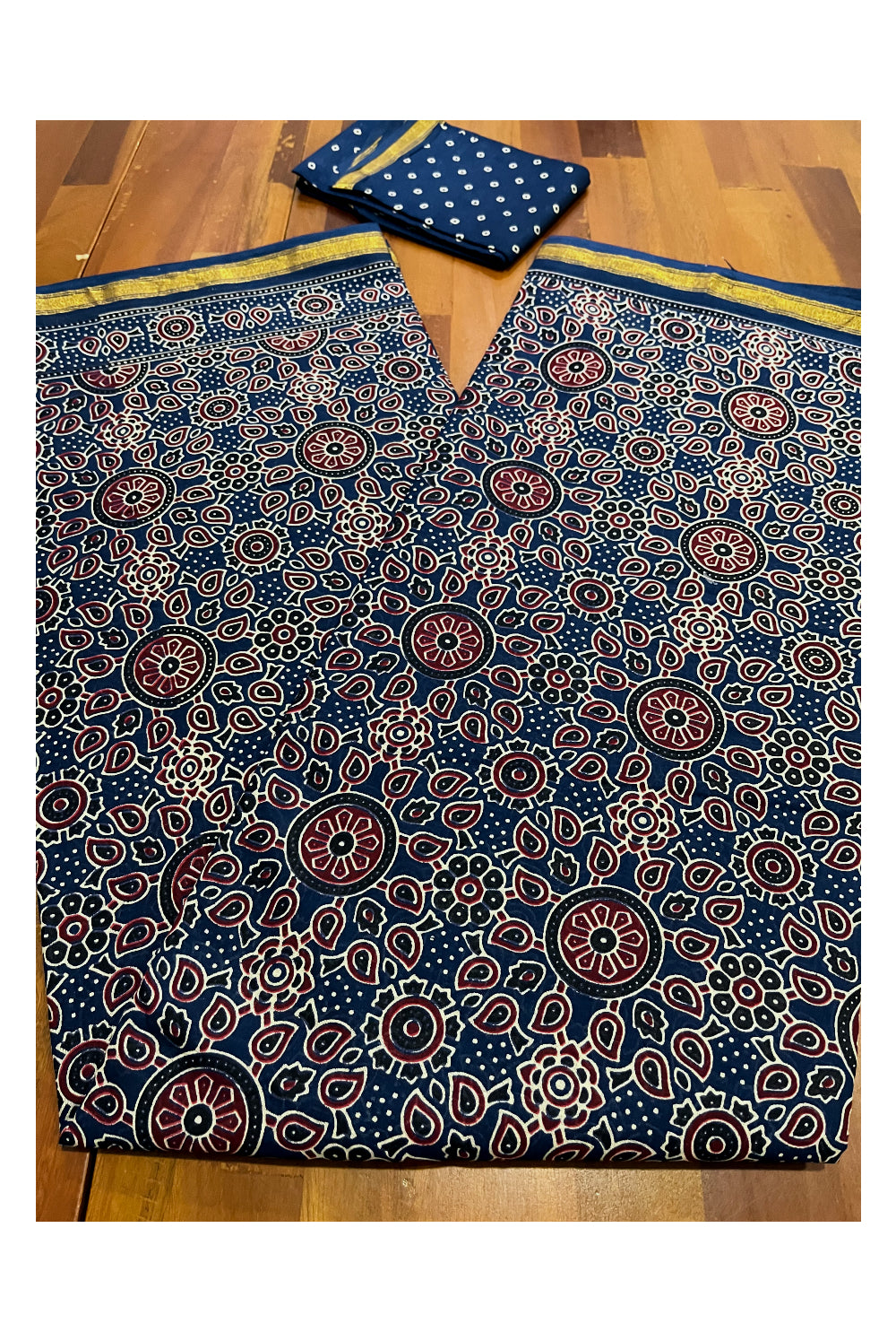 Southloom Cotton Maroon Blue Designer Printed Saree with Blouse Piece