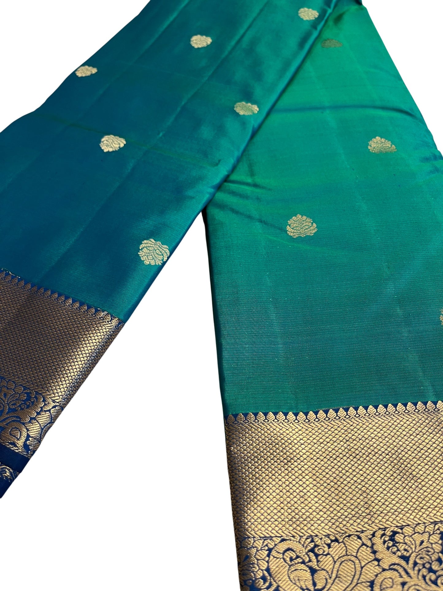 Southloom Pure Handloom Bridal Kanchipuram Silk Saree with Korvai Work (Green & Blue)
