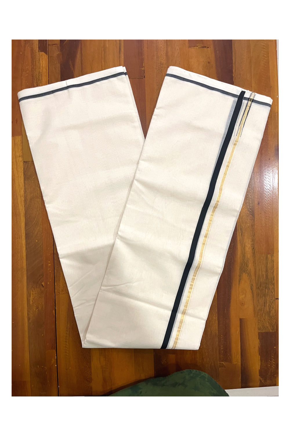 Southloom Premium Handloom Pure Cotton Mundu with Black Puliyilakkara Kasavu Border (South Indian Kerala Dhoti)