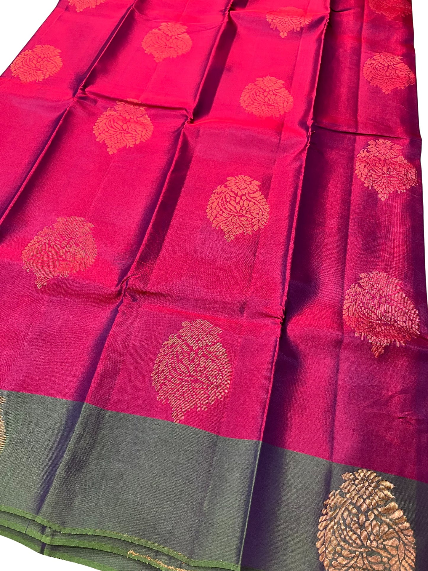 Southloom Pure Handloom Kanchipuram Silk Saree with Butta Work (Violet & Green)