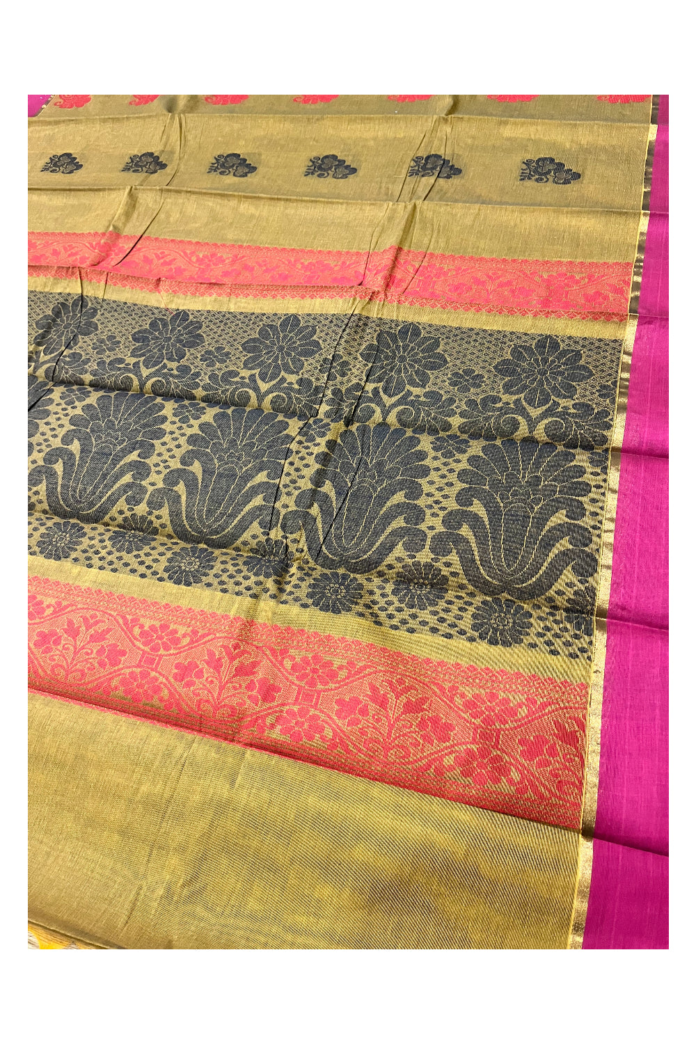 Southloom Cotton Green Saree with Woven Butta Works on Body and Pallu