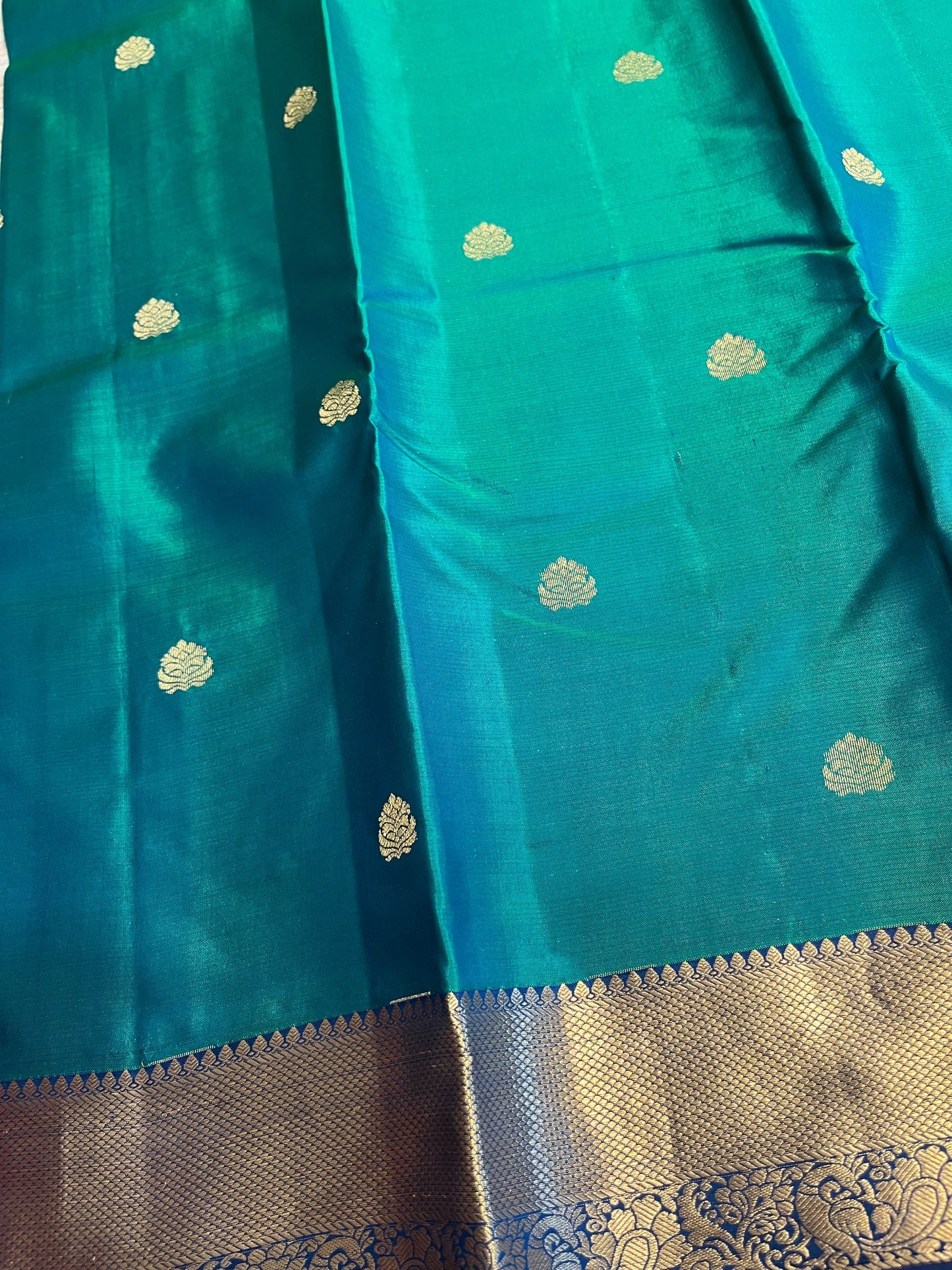 Southloom Pure Handloom Bridal Kanchipuram Silk Saree with Korvai Work (Green & Blue)