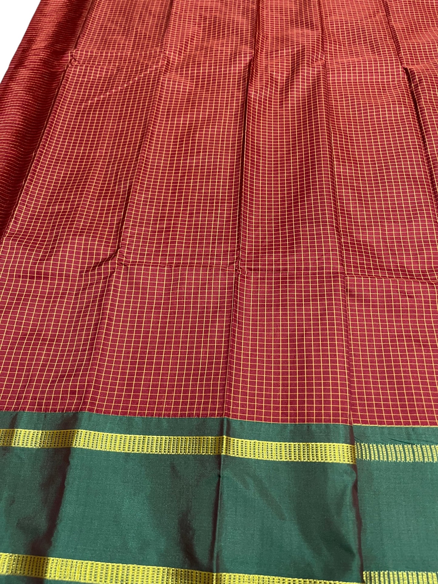 Southloom Semi Silk Saree With Micro Check on Body Maroon And Green