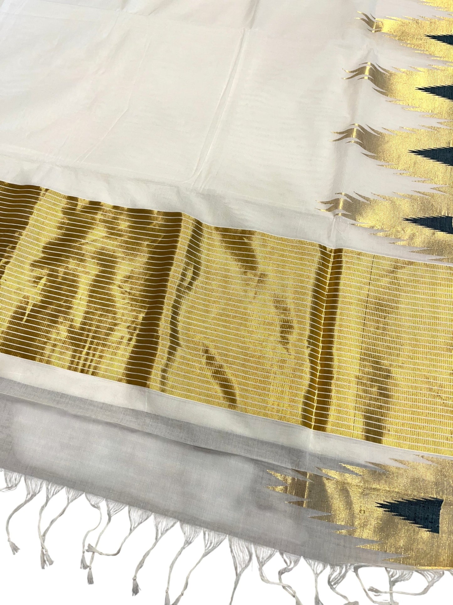 Southloom Super Premium Balaramapuram Unakkupaavu Handloom Cotton Saree with Green and Gold Temple Border